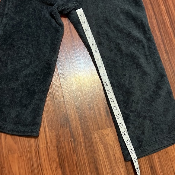 Nautica boys Size 8 Super soft gray and red fleece Pajama bottom - Picture 7 of 9